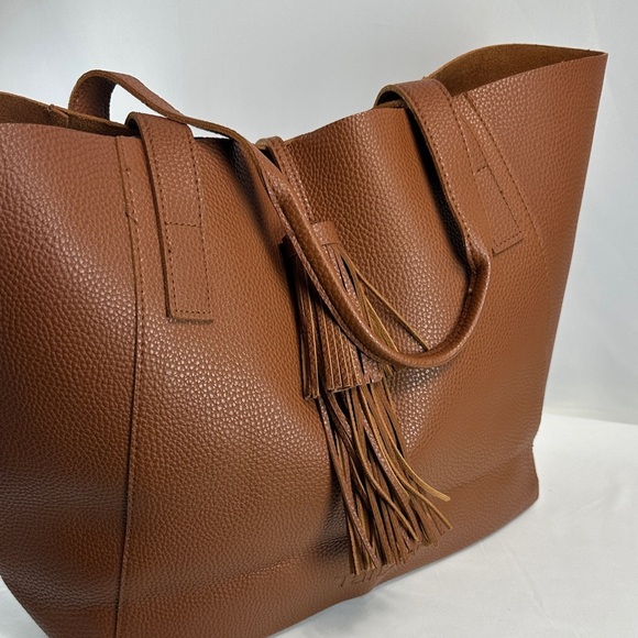 Tanger Large Brown Leather Tote with Tassel - Picture 2 of 14